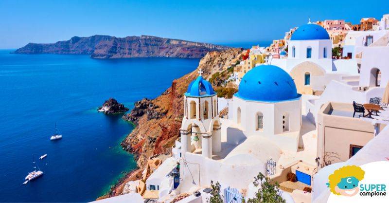 Piratinviaggio: vinci gratis viaggio a Santorini da 4.000€